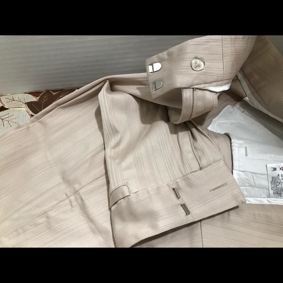 Ashworth Ladies Golf Capris - Picture 5 of 6